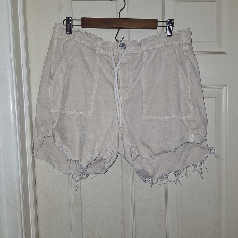 American Eagle Outfitters Cream Cargo Shorts Distressed Style